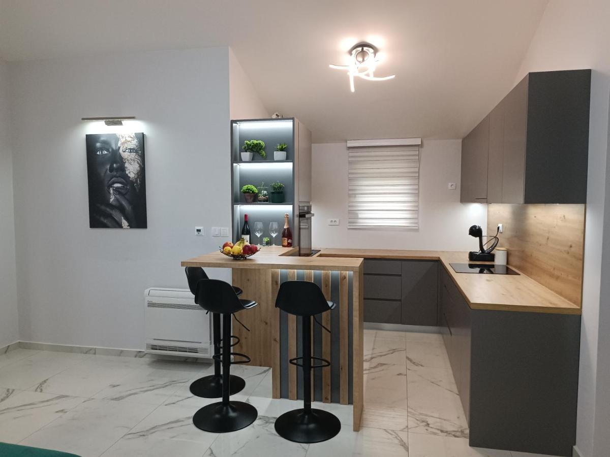 Solis Apartments Kotor Bagian luar foto